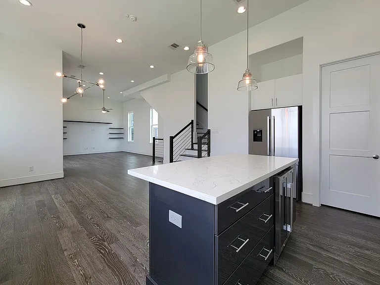 9 N Saint Charles St #B — Photo 18