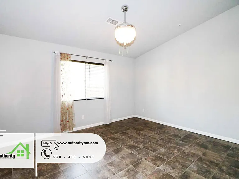1417 Montana Ave — Photo 19