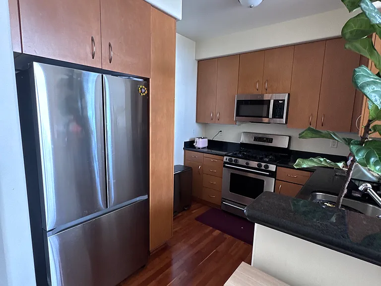 851 Van Ness Ave #406 — Photo 4