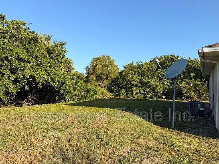 764 Gallo Ave S — Photo 4