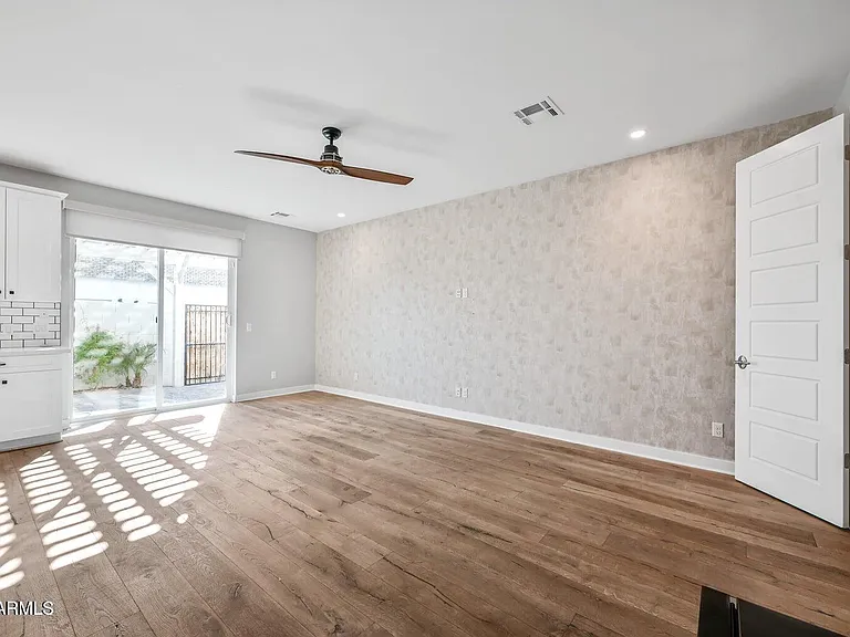 3030 N 38th St #122 — Photo 11