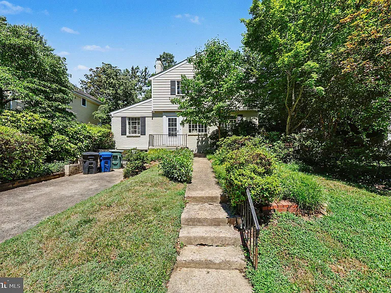 3418 Old Dominion Blvd — Photo 2