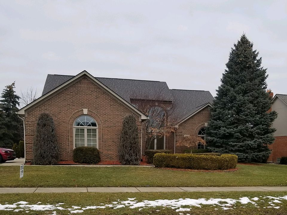 1st image of 53698 Poinsettia Dr