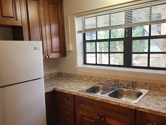 3rd image of 2849 Herschel St #2-3