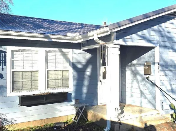 207 NE 3rd St, Idabel, OK 74745