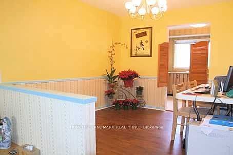 3rd image of 45 Ashglen Way