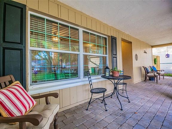 4th image of 36 Harbor Lake Cir