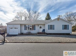 65 Chestnut St, Beachwood, NJ