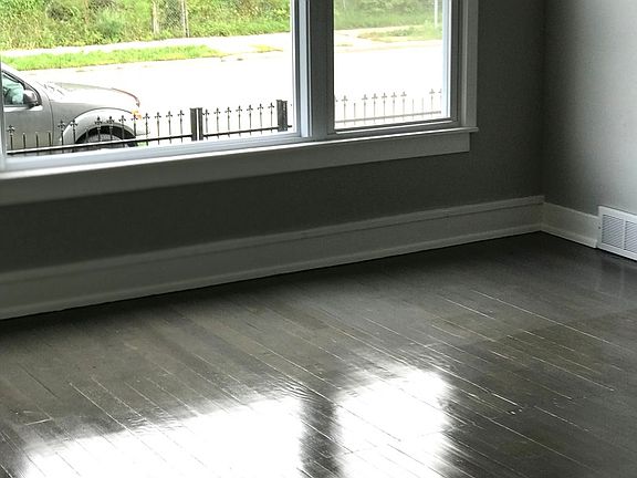 5th image of 10918 S Wentworth Ave