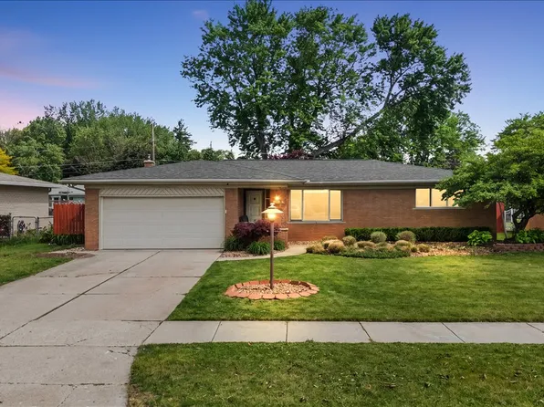 11489 Anna Lisa Dr, Macomb, MI 48044