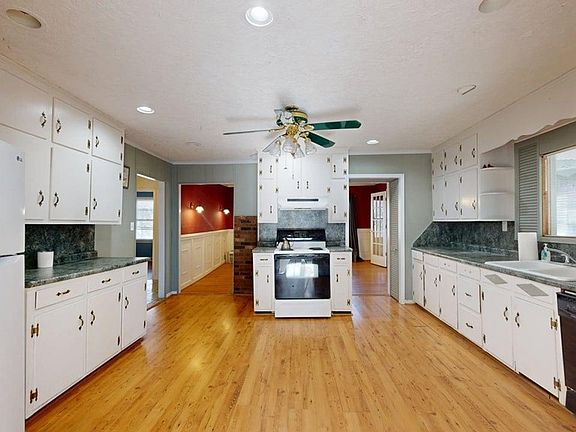 3rd image of 153 James Rd