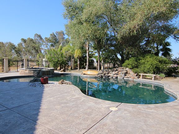 5th image of 8248 Carmencita Ave