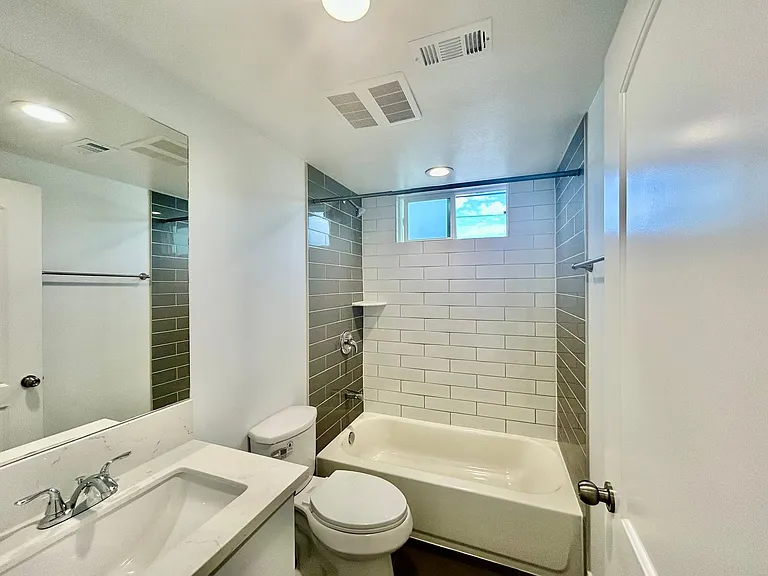 8418 S Main St — Photo 37