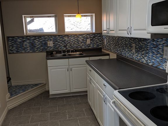 3rd image of 1051 Heber St