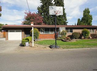 3352 Hoodview Dr, Hubbard, OR 97032