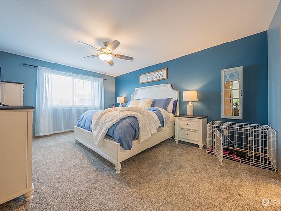 4th image of 10913 185th Avenue E