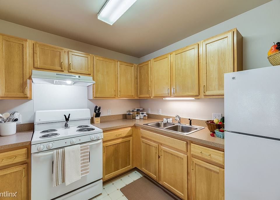 1st image of 600 W Walton Blvd #12115055