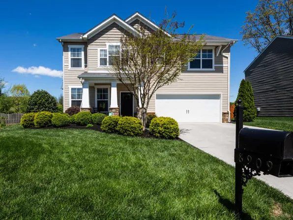 8909 Wavetree Dr, Knoxville, TN 37931