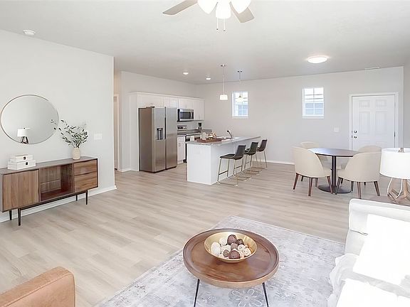 4th image of 256 NW Common Pl