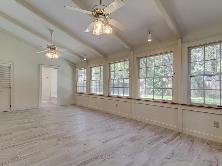 10406 Reclinata Ln — Photo 44