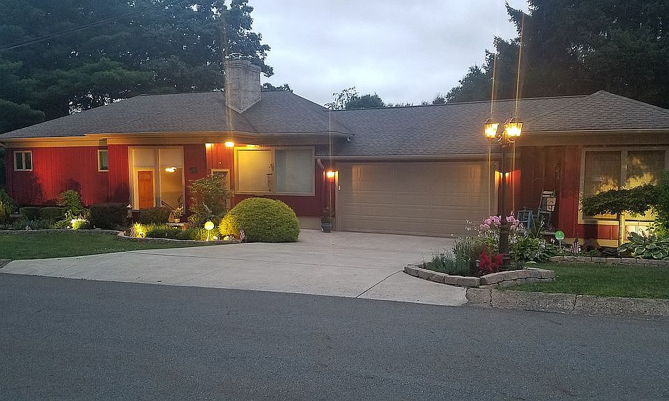 2nd image of 123 Woodtip Dr