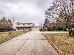 2035 Paradise Dr, West Bend, WI 53095