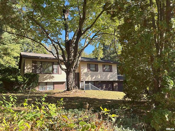 4th image of 135 S Park Ct