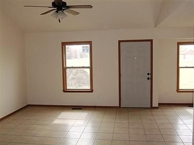 2nd image of 202 W Eagle Ln