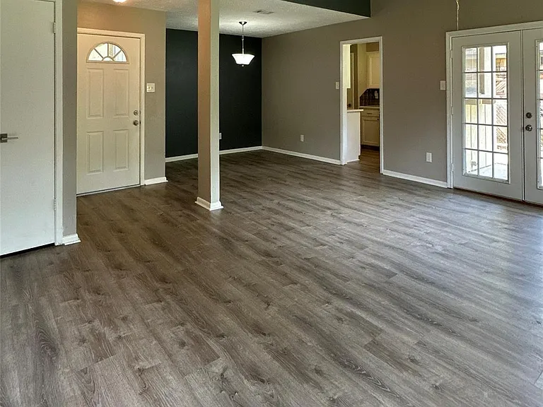 26403 Hunters Hollow Dr — Photo 2