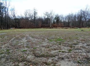 961 S Dogwood Rd, Walnutport, PA 18088