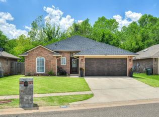 305 Spring Creek Rd, Oklahoma City, OK 73117