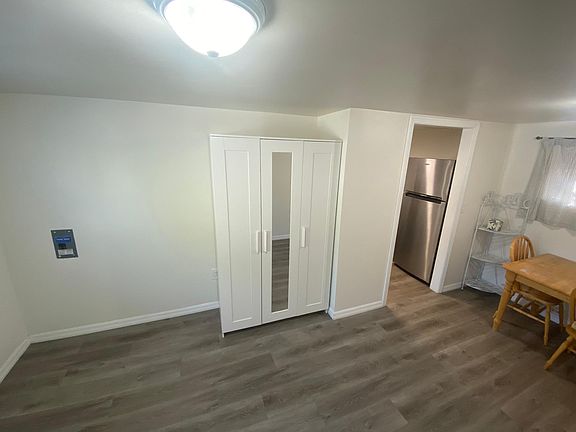 5th image of 8201 Hazeltine Ave
