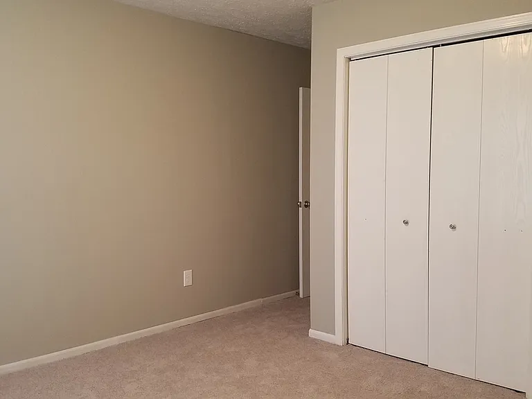 80 Bridgewater Ct — Photo 31