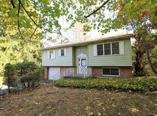 6 Hackett Ln, Hampton, NJ 08827