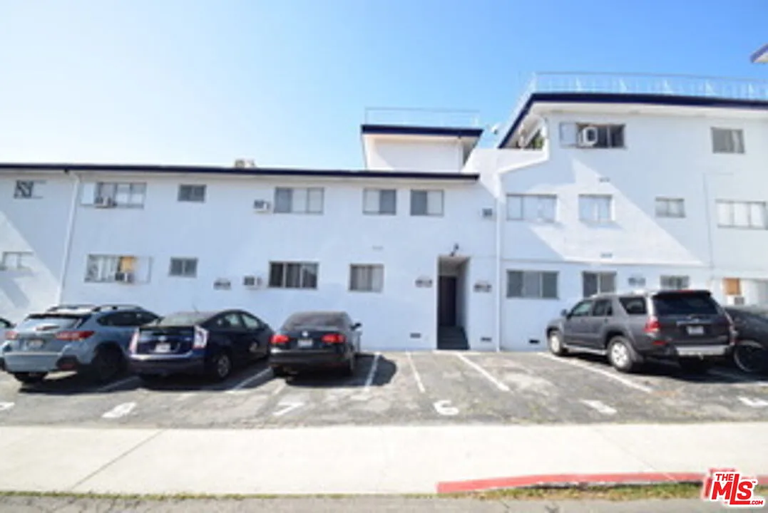 2 bed, 2.0 bath, $4,200 — Photo 1