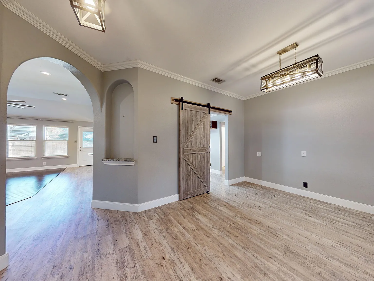 3 bed, 1839 sqft, $2,200 — Photo 3