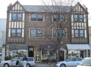 2118 Central St APT 8, Evanston, IL 60201