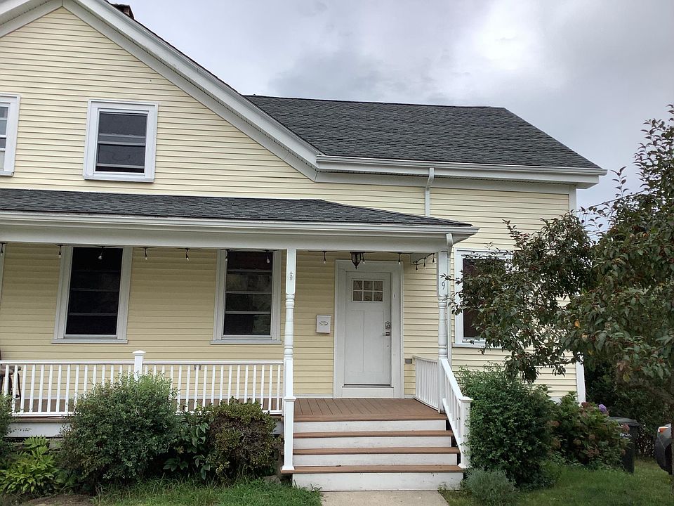 9 Jay Street is one side of a side by side duplex.