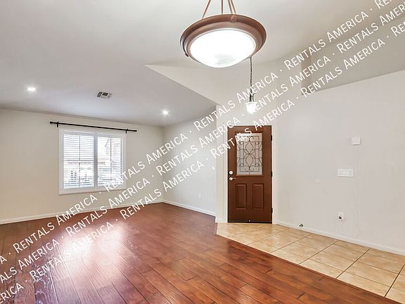 4th image of 219 W Calle Patio Lindo