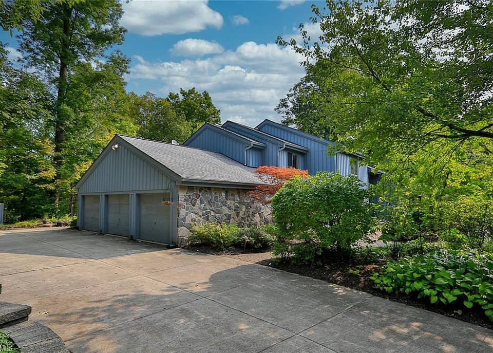 1st image of 14615 River Glen Dr