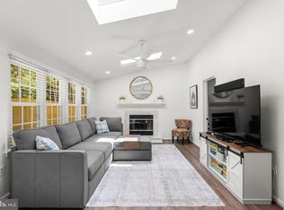 118 Tulip Dr, Gaithersburg, MD