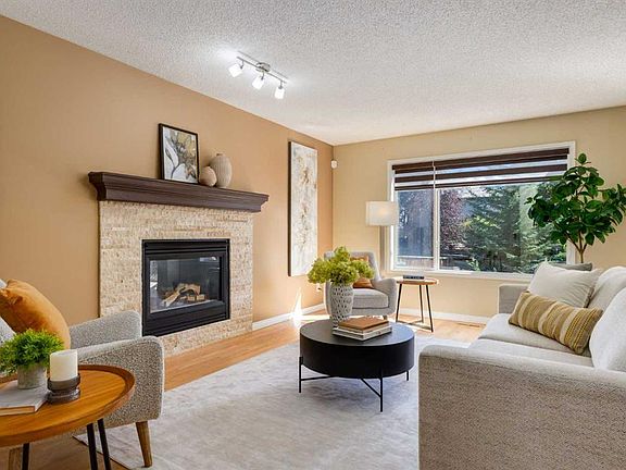 3rd image of 38 W Spring Cres SW