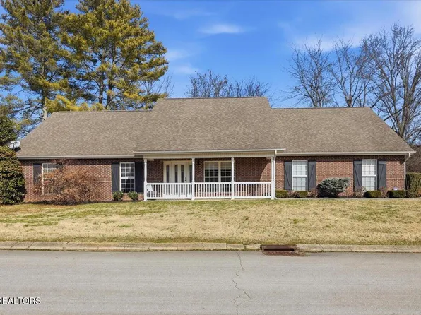 343 Royal Oaks Dr, Maryville, TN 37801