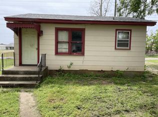 616 1/2 Grove St, Perry, OK 73077