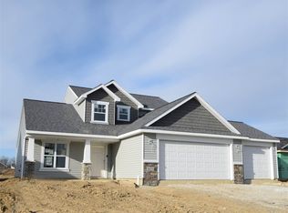 8023 Camden Ln, New Haven, IN 46774