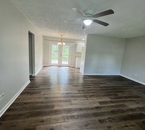 3rd image of 10440 Scenic View Dr