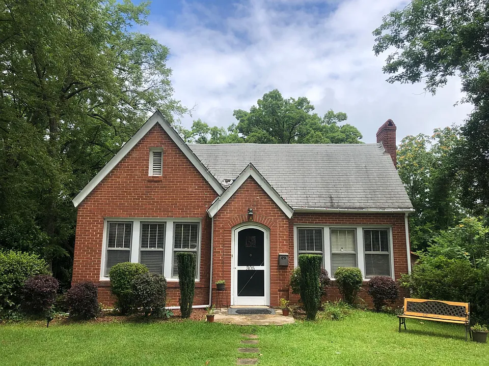 305 E Cherokee St