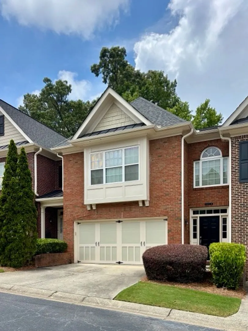 For Rent: Spacious 3-Bedroom, 2.5-Bath Townhome in Villages at Huntcrest Lawrenceville, GA — Photo 1