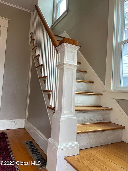4th image of 66 W Notre Dame Street