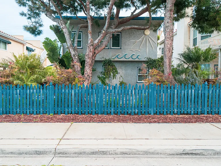 168 Elder Ave — Photo 1